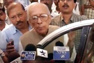 Jyoti Basu gives up on socialism, backs capitalism