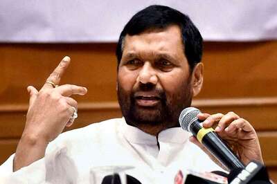 Paswan Challenges Akhilesh, Mayawati to Declare a Muslim as CM Candidate in UP