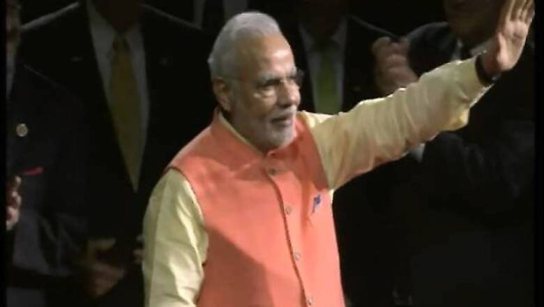 Live: 'Clean up India' should be kept away from politics, says PM Modi