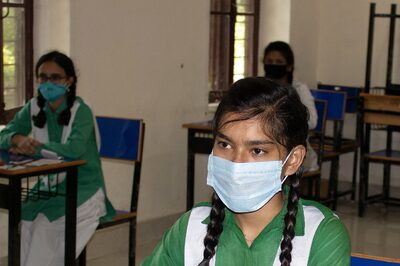 Delhi Govt School Student Injured After Fan Falls on her in Classroom
