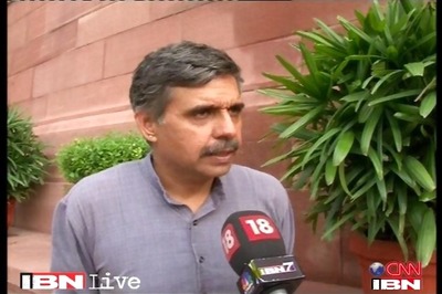 LS polls: Sandeep Dikshit files nomination papers