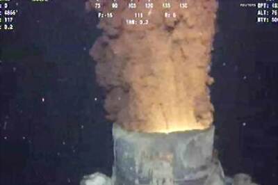 BP to install new cap on gushing well