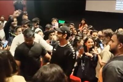 Kartik Aaryan Surprises Fans As He Visits Theatre During Satyaprem Ki Katha Screening; Watch