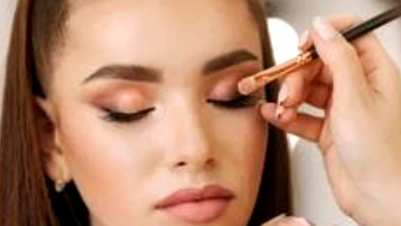 Do You Wear Eye Makeup Regularly? Follow These 7 Tips To Protect Your Skin