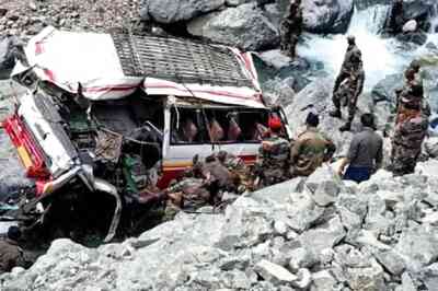 7 Dead, 19 Grievously Injured After Vehicle Carrying Soldiers Skids Off, Falls into Gorge in Ladakh