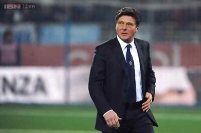 Inter coach Mazzarri signs one-year contract extension