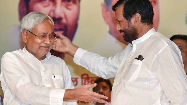 Allies Bring More Trouble for BJP, Nitish Kumar's JD(U) Backs Paswan Ultimatum on SC/ST Act
