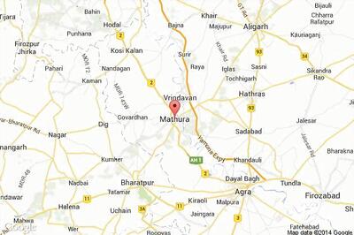 1 killed, 2 injured as train rams into tractor at unmanned railway crossing