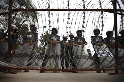 Nepal parties fail to finalise constitution