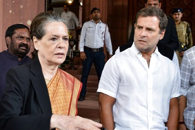 Sonia and Rahul Gandhi to Miss Start of Parliament Session as Congress Chief Flies to US for Medical Check-up