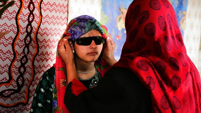 Blind Kashmiri Girl Insha Lone, Who Became the Face of Pellet Horror, Clears Class 10 Exam