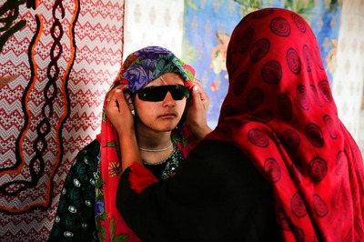 Blind Kashmiri Girl Insha Lone, Who Became the Face of Pellet Horror, Clears Class 10 Exam