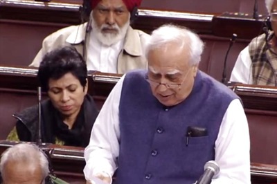 Citizenship Bill Aims to Give Legal Colour to Two-nation Theory Perpetrated by Savarkar: Kapil Sibal