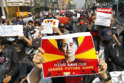 Myanmar Junta Slaps Ousted Leader Suu Kyi With New Corruption Charges