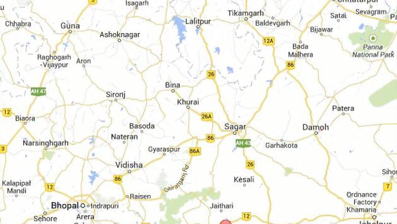 9 persons killed in bus-jeep collision, 27 wounded
