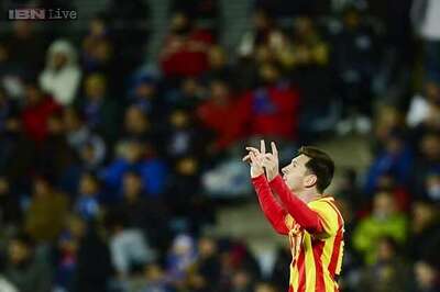 Messi scores twice as Barcelona ease through to Copa del Rey quarters