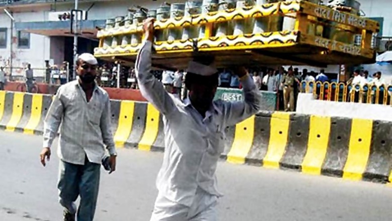 Mumbai Dabbawalas Slam Zomato Customer Who Kicked Up 'Non-Hindu' Rider Row