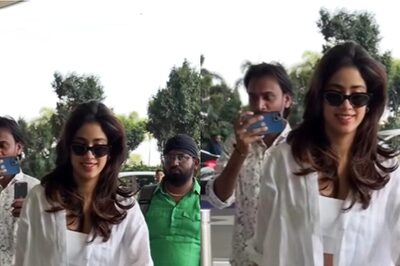 Janhvi Kapoor Amps Up Her Airport Look In Comfy Chic Outfit, Indulges In Fun Chat With Paps; Watch Video