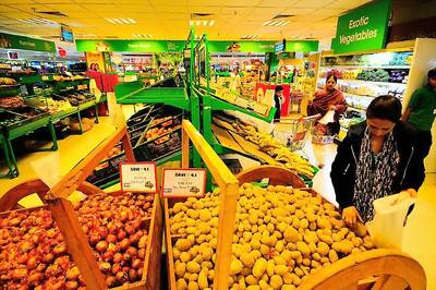 Inflation Touches 15-month High of 4.88 percent in November, Industrial Output Slows