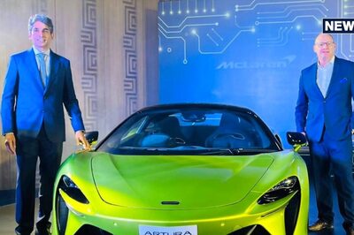 McLaren Artura High-Performance Hybrid Supercar Debuts in India, Priced at Rs 5.09 Crore
