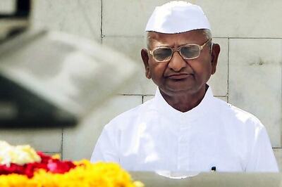 Team Anna to send notices to 14 Union Ministers