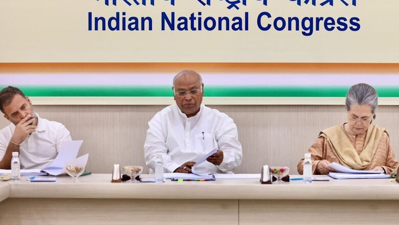 Congress Gets into Poll Mode; Discusses LS Poll Strategy, Manifesto, Seat Sharing at Key Meet