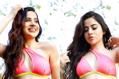 Urfi Javed Sets Temperature Soaring In Pink Bikini, Even Rakhi Sawant Is Impressed