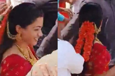 Revealed! Rashmika Mandanna Wears Red Sari In Pushpa 2, Srivalli's FIRST Look Goes Viral | Watch