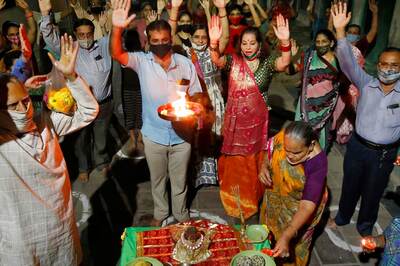 Navratri 2021: Maha's Siddhivinayak Temple Reopens, Kolkata Extends Metro Ops as Goddess Comes Home