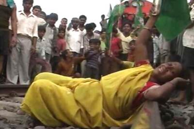 Bihar bandh hits train, road services