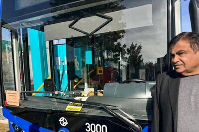 Union Minister Nitin Gadkari Takes a Spin on Hydrogen Bus in Prague, Details Inside
