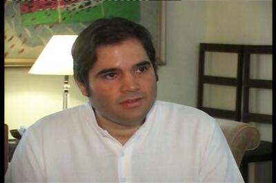 Akhilesh govt gagging political class, says Varun Gandhi
