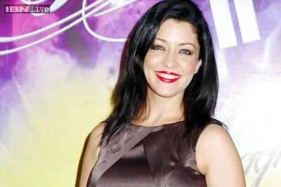 Aditi Govitrikar enjoys 'Simply Baatein with Raveena'