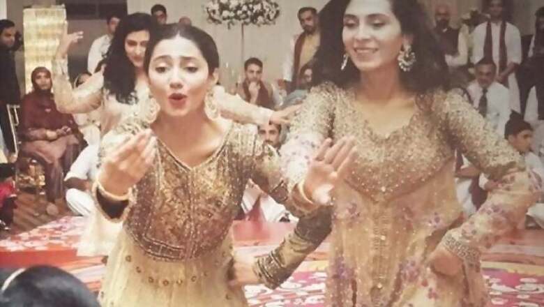Mahira Khan Steals The Show As She Dances To 'UP Bihar Lootne' At Wedding; Watch Video