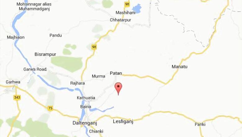 Three dead as car crashes into tree