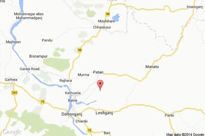 Three dead as car crashes into tree