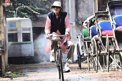 Amitabh Bachchan's varied moods during 'Piku' shoot in Kolkata