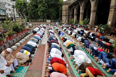 10k Officers in Lucknow, No Prayers in Srinagar's Jama Masjid: States on Toes for Alvida Namaz Today