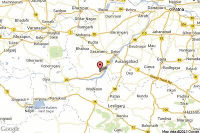 Speeding van crushes three persons to death near Akorha