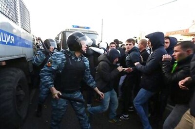 Moscow stabbing death erupts street riots
