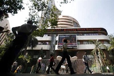 Sensex ends 136 pts down, Nifty falls below 5200