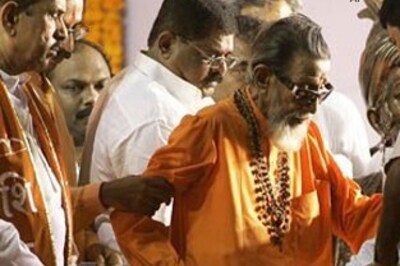 Thackeray flays Pawar over Hindu link to Malegaon