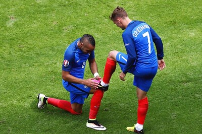 Griezmann Scores Twice as France beat Ireland 2-1 to Enter Quarters