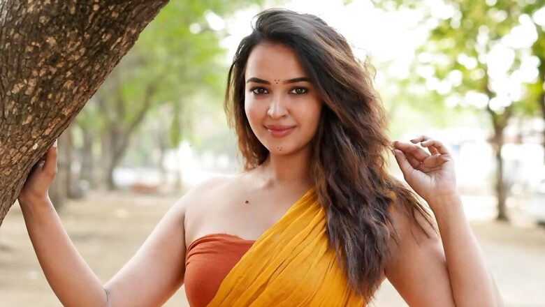 Actress Pujita Ponnada Serves Easy Breezy Look In An Elegant Pink Chiffon Saree
