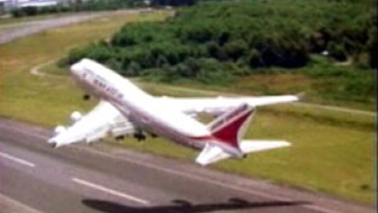 Kolkata bound Jetlite flight makes emergency landing