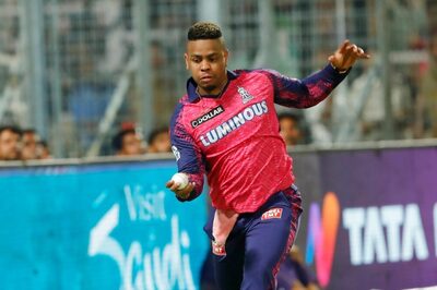 WATCH: Shimron Hetmyer Takes a Sensational Catch Near Boundary Line to Dismiss KKR's Jason Roy
