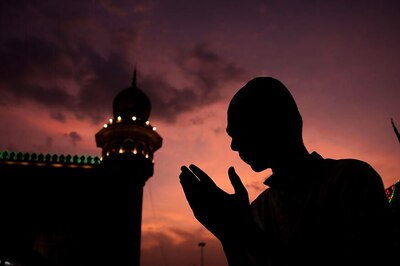 Yogi Govt Mulls Merger of Shia, Sunni Waqf Boards to Check 'Money Wastage'