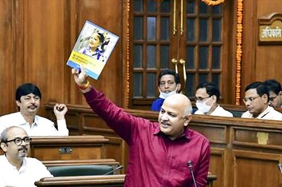 Ruling AAP MLAs Press for Suspension of CS, Other Top Officers, Stall Assembly Proceedings