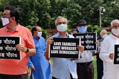 Farm Bills Passed Unconstitutionally Disregarding Parl Norms, Don't Sign Them: Oppn Parties to President