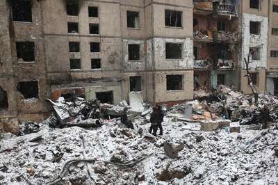 Russian Missiles Hit Ukrainian Apartment Buildings in Latest Deadly Strikes on Civilian Areas